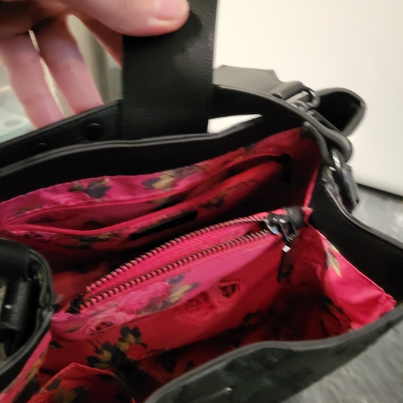 Betsey Johnson Black Skull Embossed Crossbody Bag - Picture 6 of 9